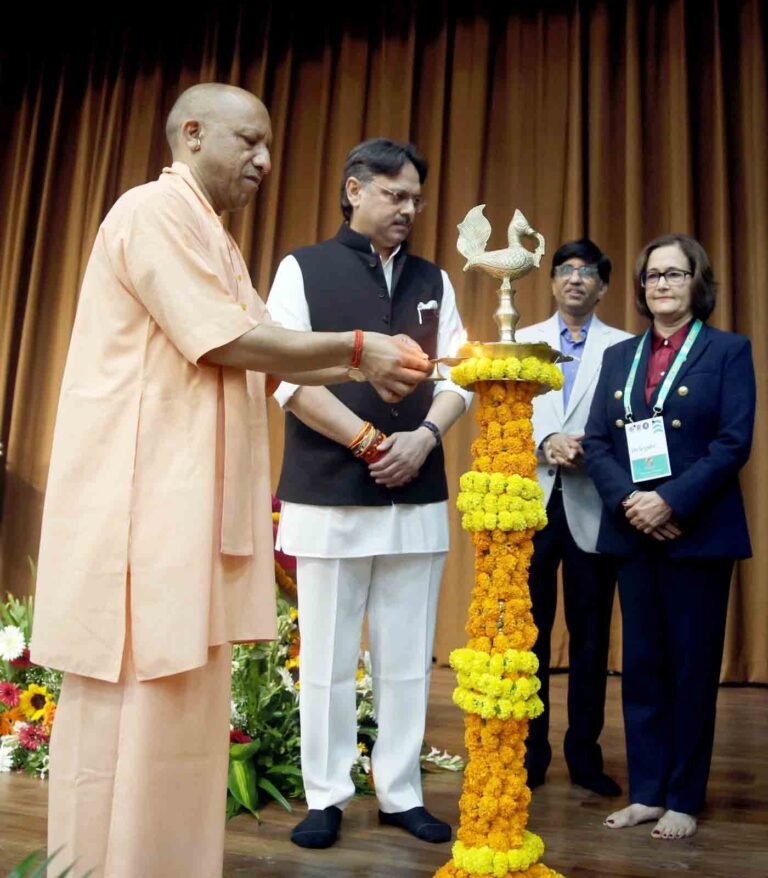 CM yogi ka technology par jor :